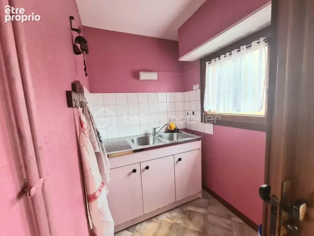  Maison jumelée à rénover – Beau potentiel – À 20 min de la frontière suisse - photo 4