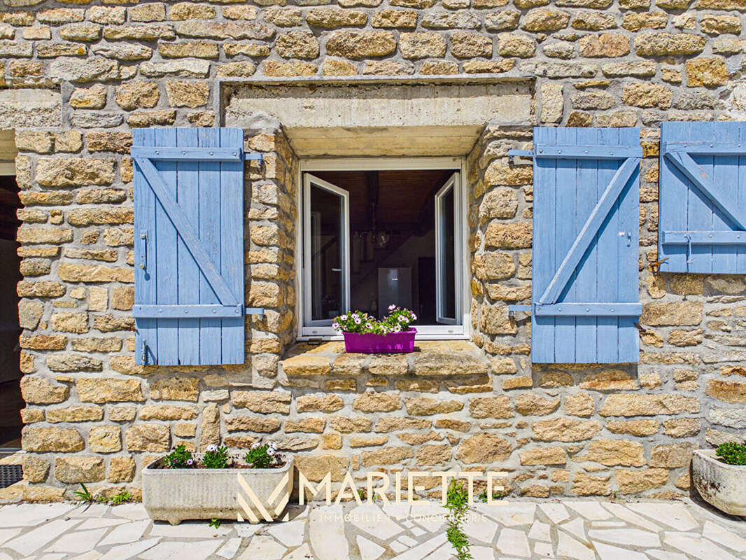 Maison à SAINT-YVI