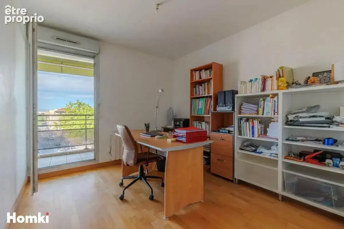 Appartement T3 de 73 m² - LYON 8 - PLACE GÉNÉRAL ANDRÉ - photo 7
