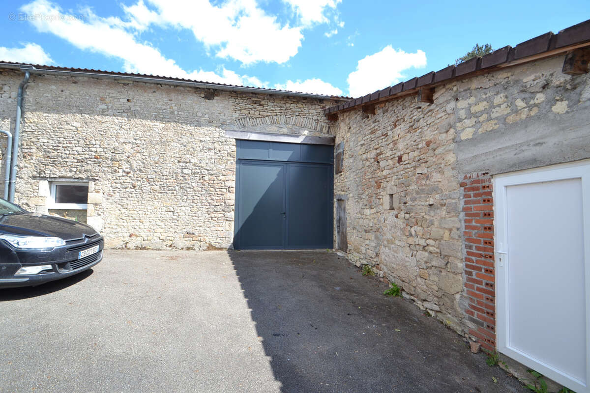 Maison à SAINT-BONNET-DE-ROCHEFORT