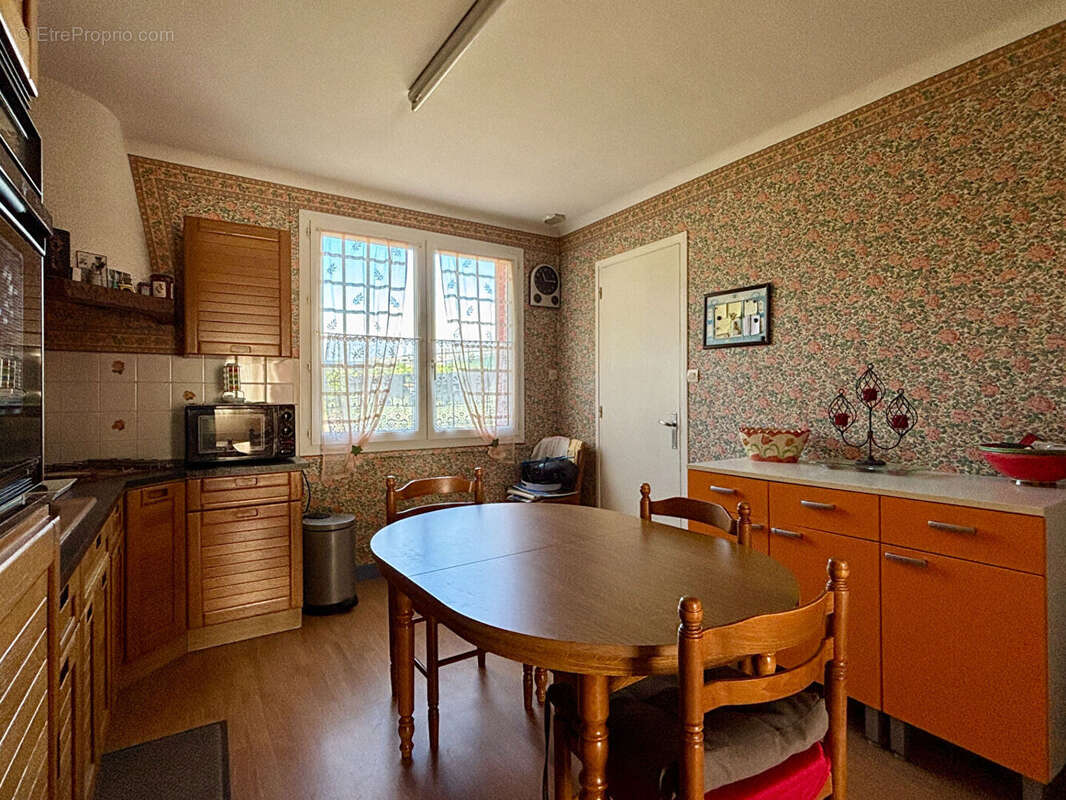 Maison à LA CHAPELLE-DES-MARAIS