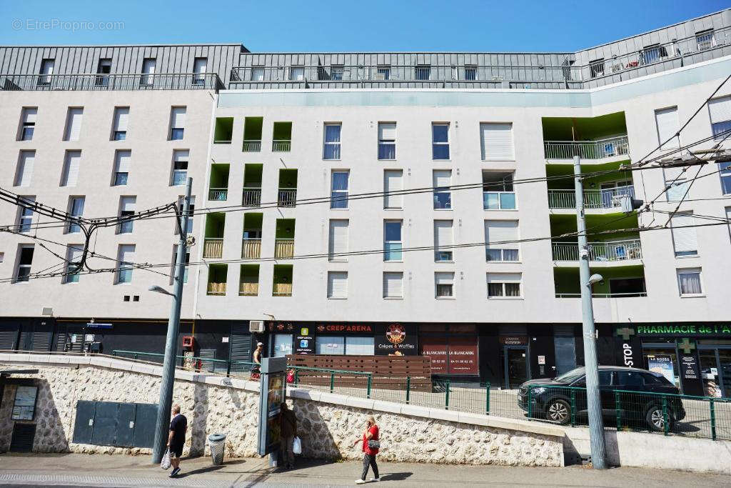 Appartement à MARSEILLE-5E
