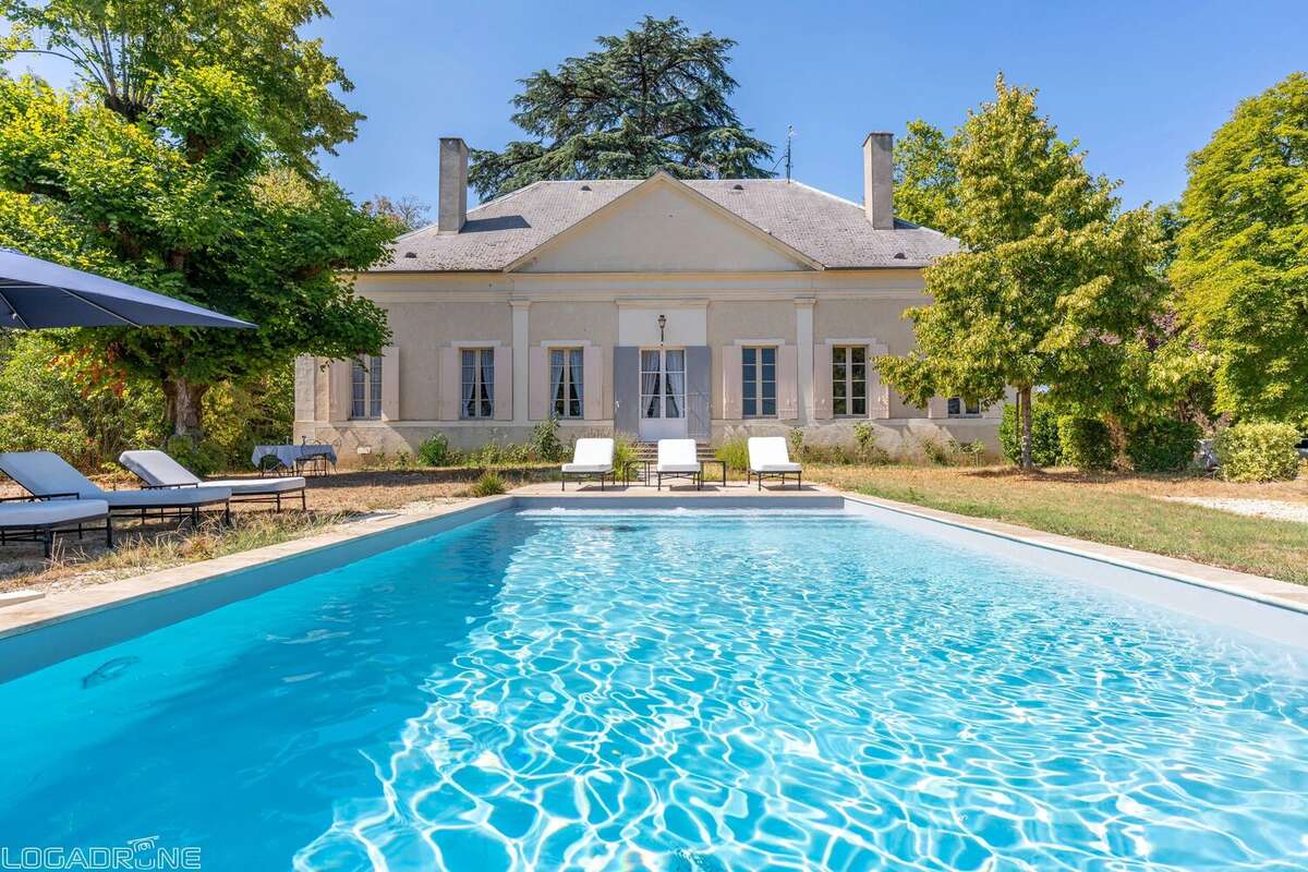 Maison de Maître historique avec Maison d'Amis, Granges et Piscine - photo 13