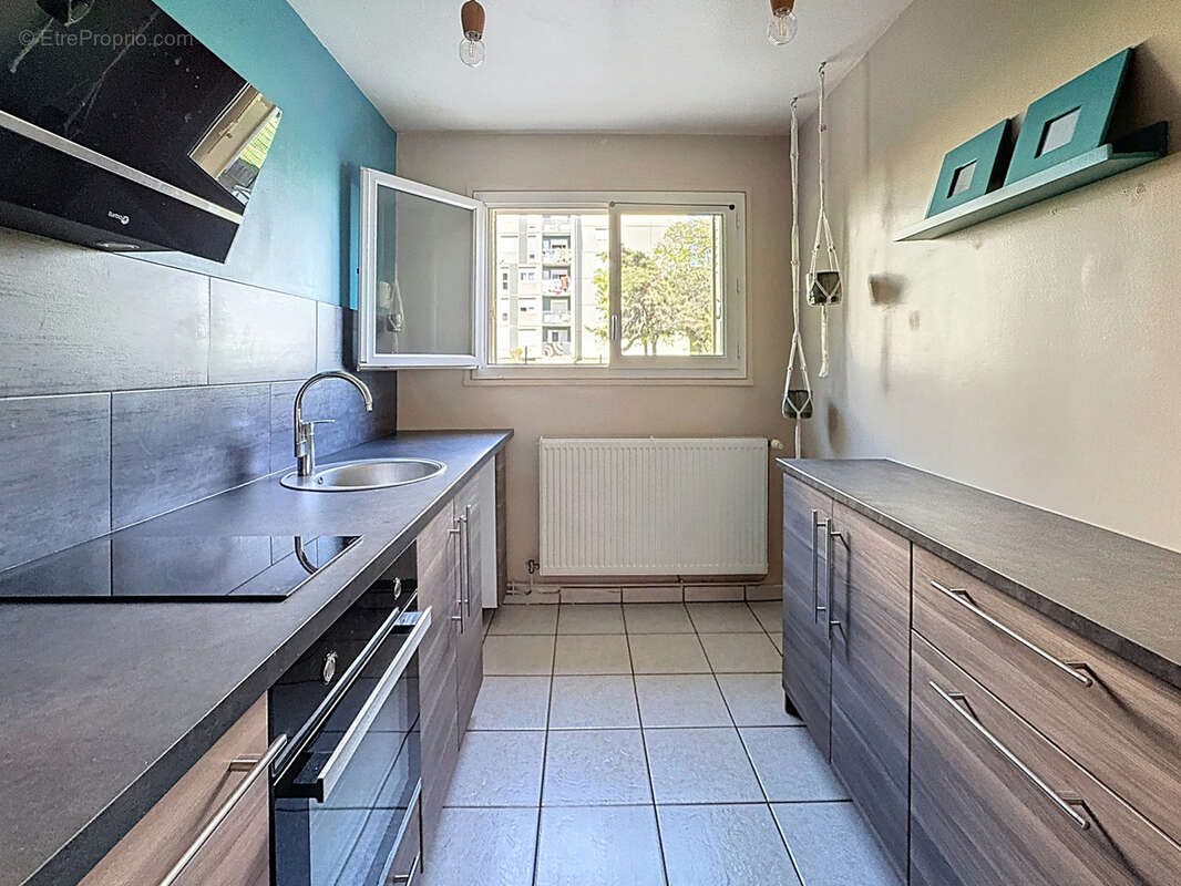 Appartement à SAINT-GENIS-LAVAL