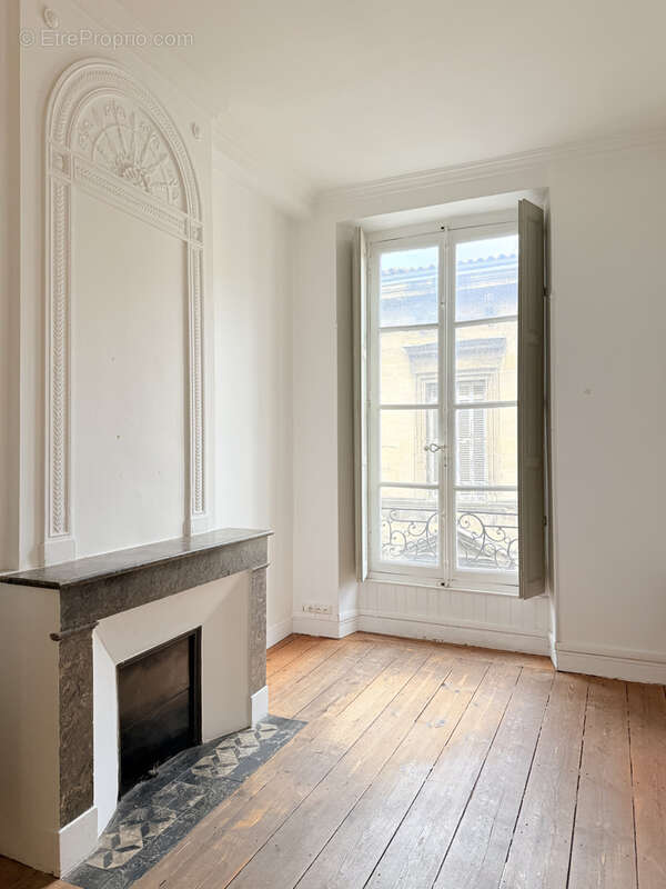 Appartement à BORDEAUX