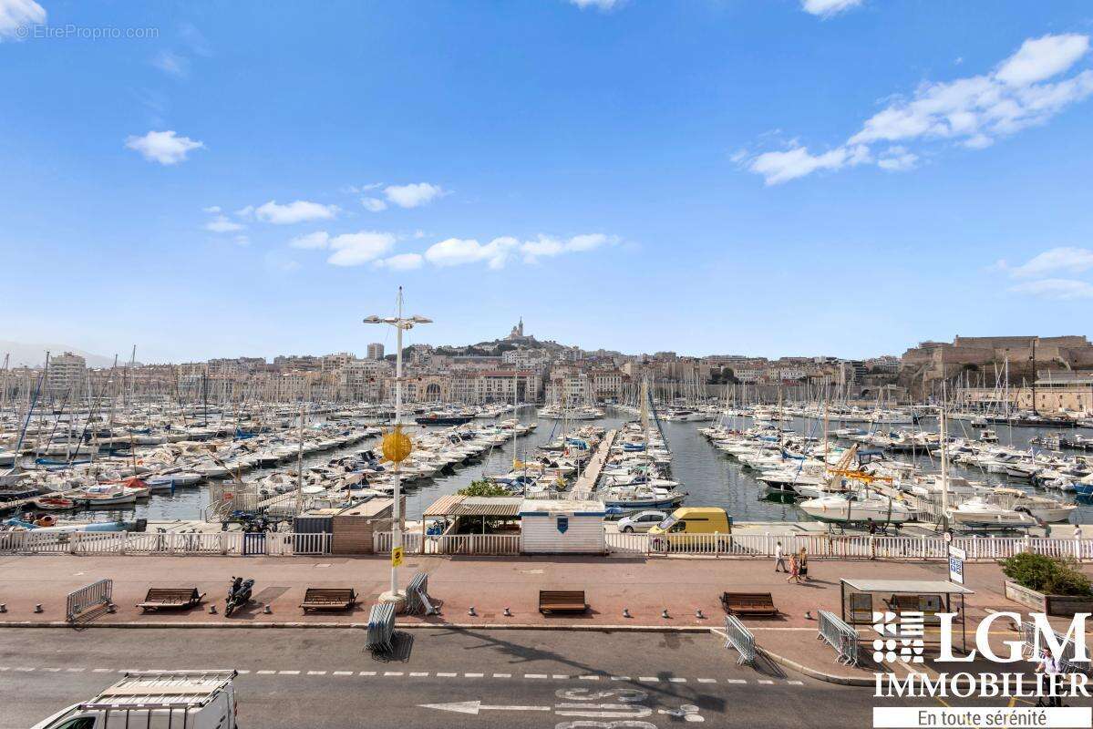 Marseille Vieux-Port – Appartement T3 traversant avec vue panoramique exceptionnelle - photo 4