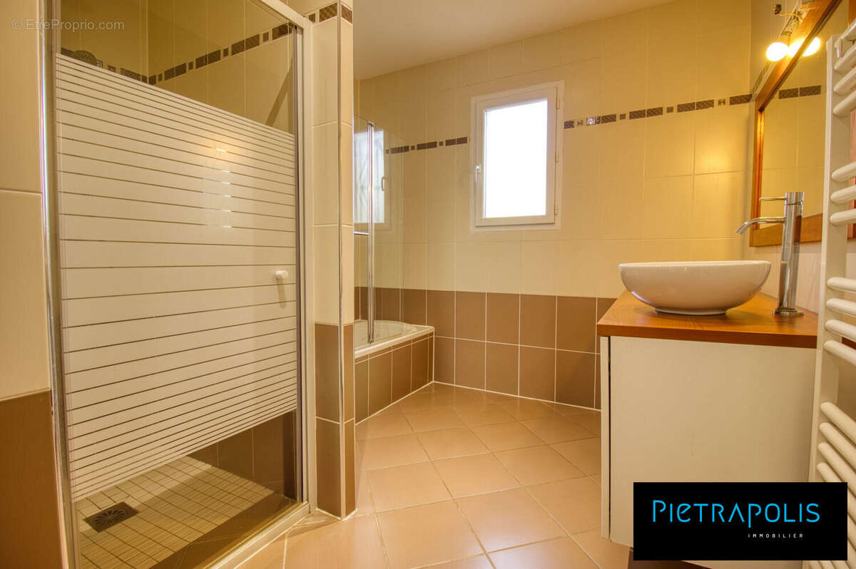 Maison 137 m² à Peyzieux-Sur-Saone  - photo 8