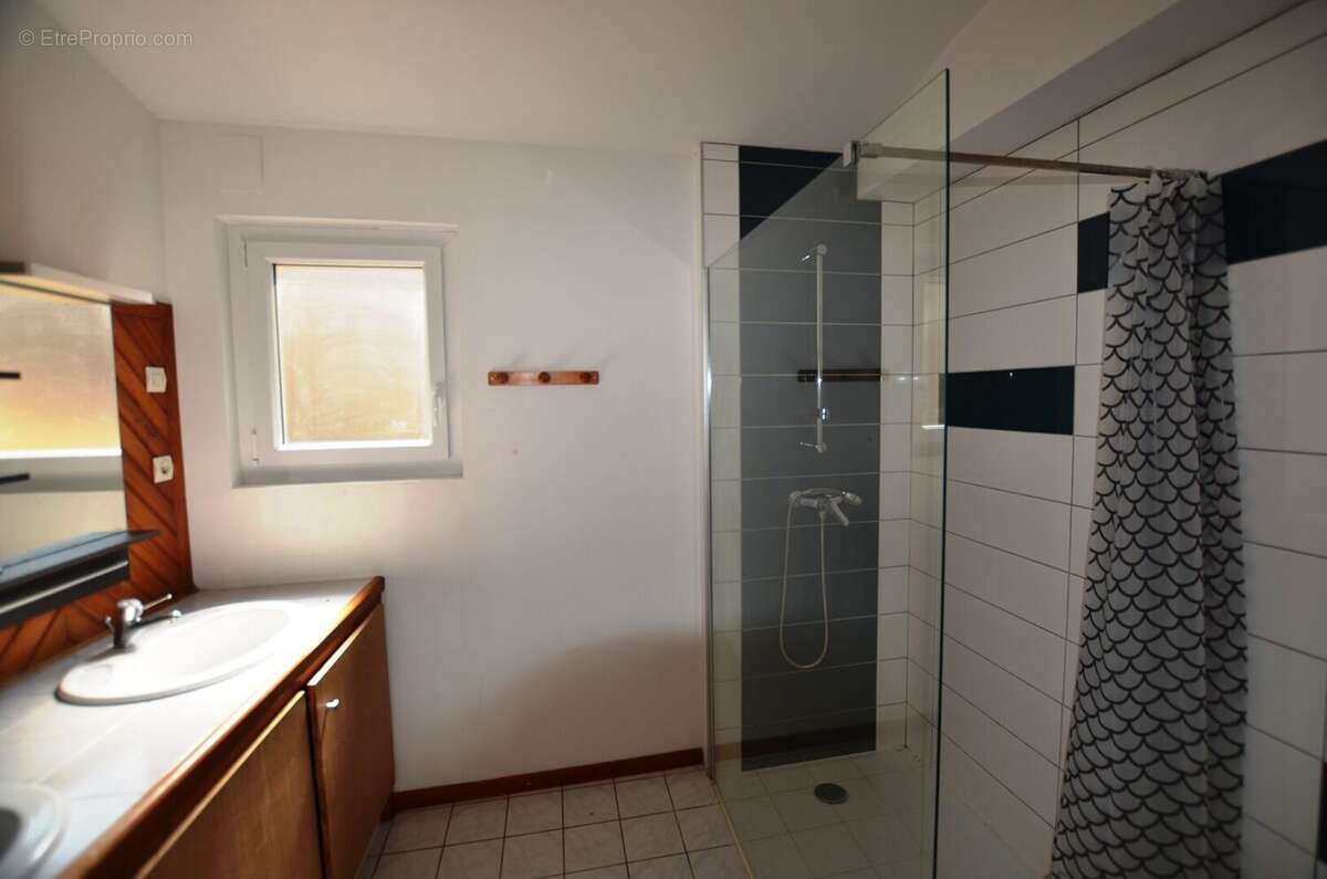 À vendre, Vic-Fezensac (Gers): charmante maison de ville 4 chambres, 2 au rdc, avec garage et cour, proche commodités - photo 10