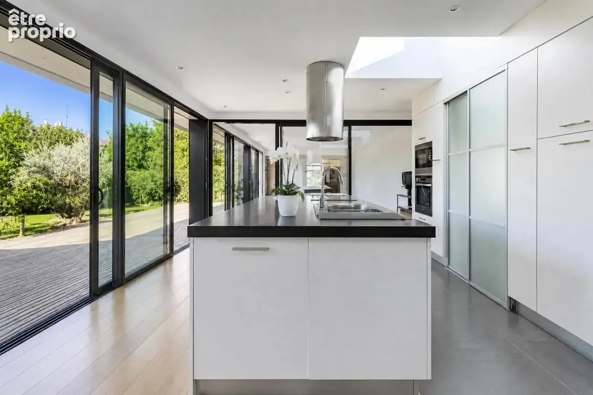Maison de 7 pièces de 260 m² à Saint-Sébastien - photo 9