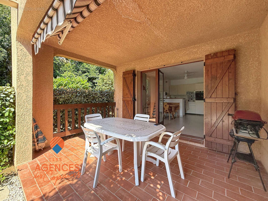 Carqueiranne, le pradon, magnifique t2 rez-de-jardin a 100 m de la plage, au calme - photo 2