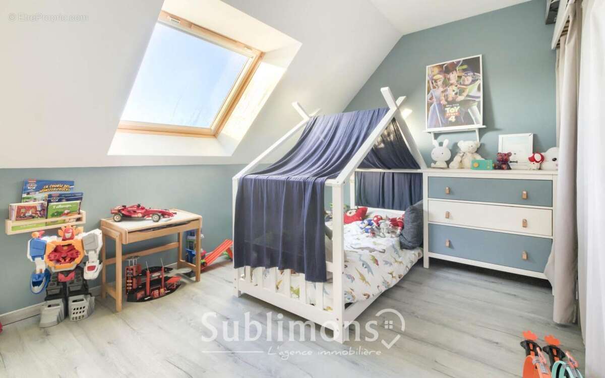 Maison à LA TRINITE-SURZUR