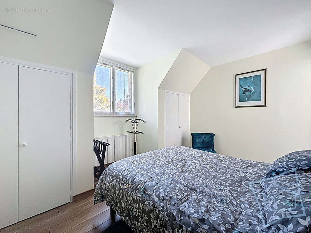 Maison à DAMPIERRE-EN-YVELINES