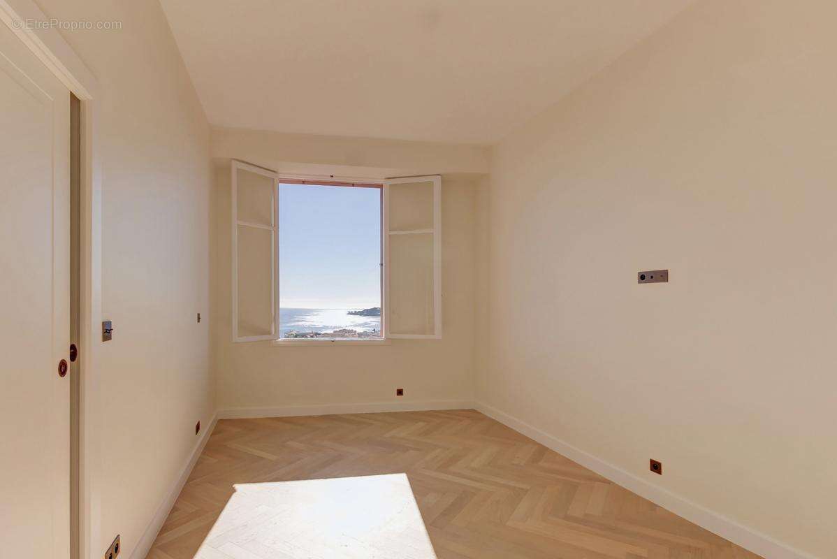 Appartement à BEAULIEU-SUR-MER