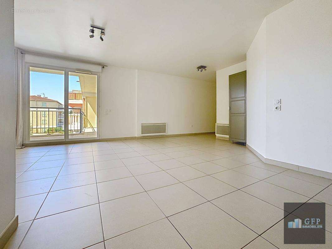 Appartement à BORMES-LES-MIMOSAS