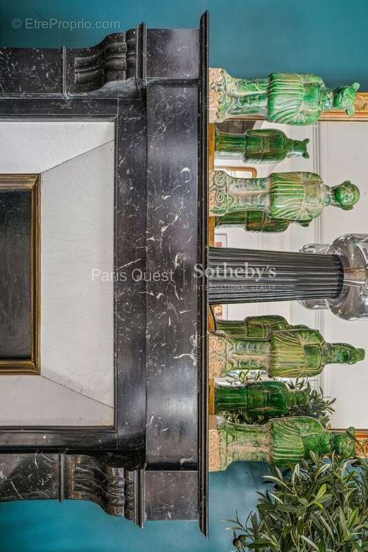 Appartement à NEUILLY-SUR-SEINE