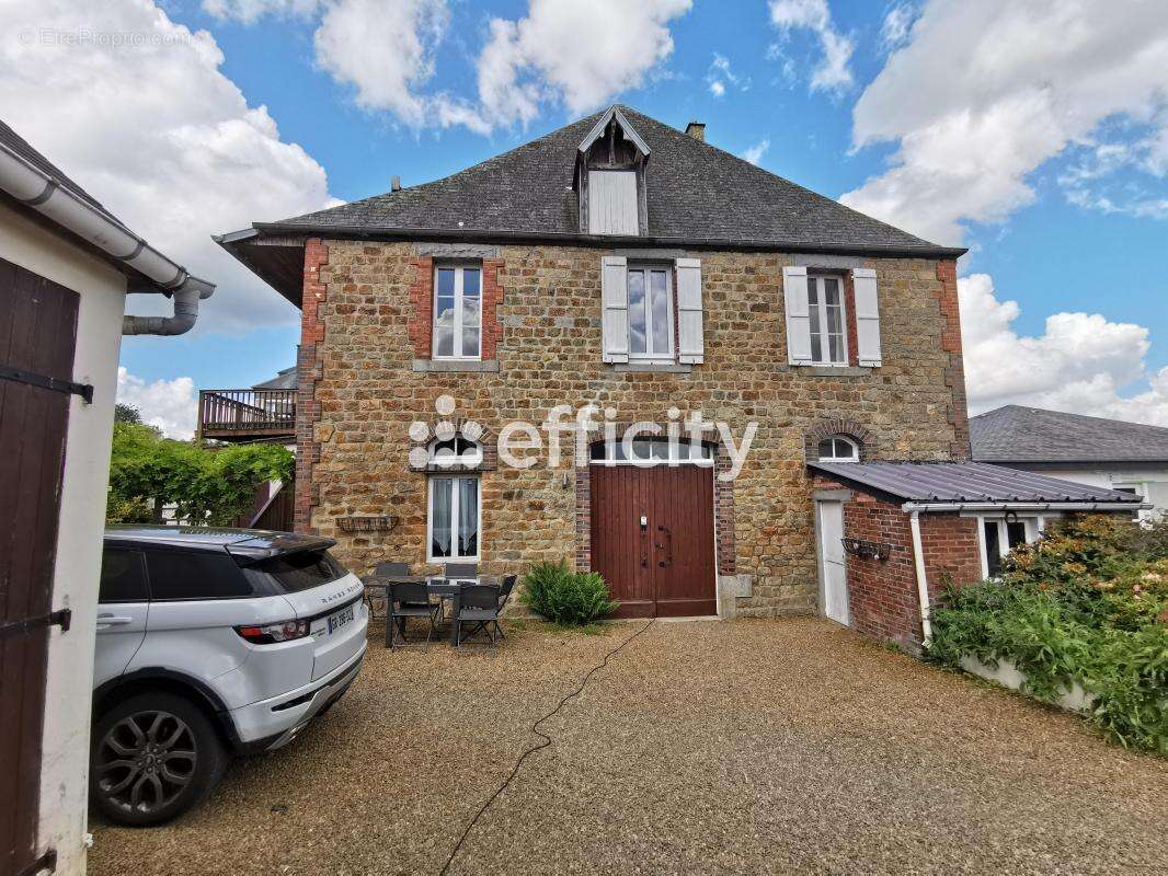 Maison 240 m² à Saint-Sever-Calvados  - photo 4