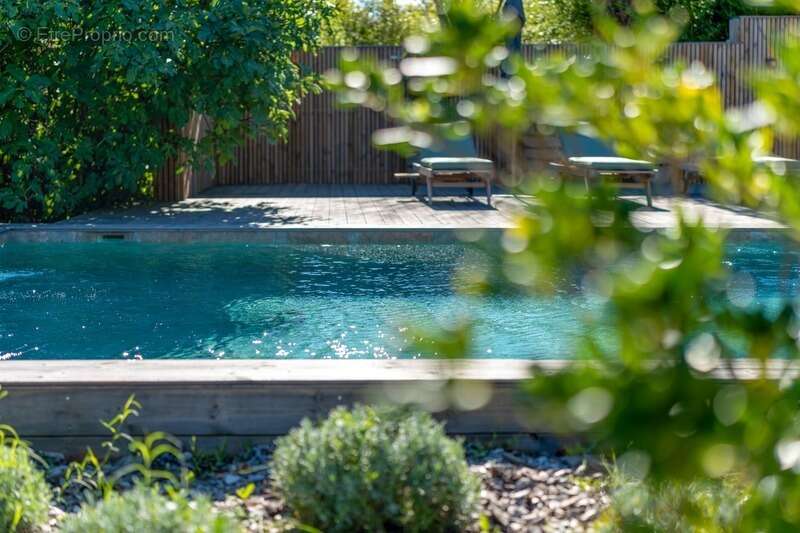 Maison à SAINT-SATURNIN-LES-APT