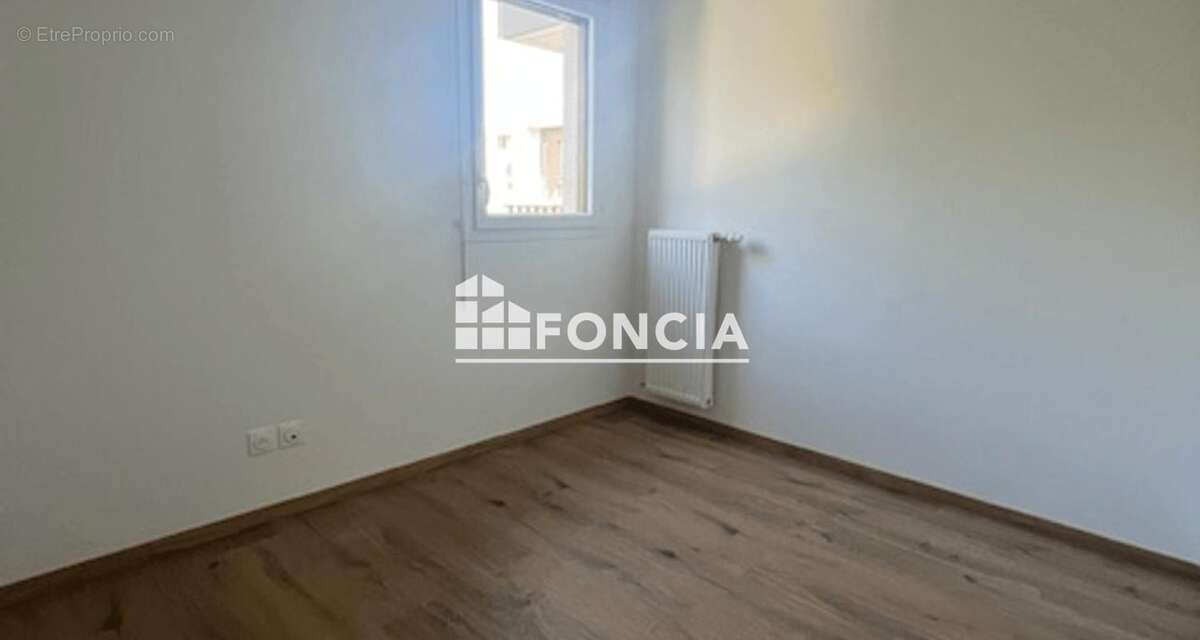 Appartement à MEYZIEU