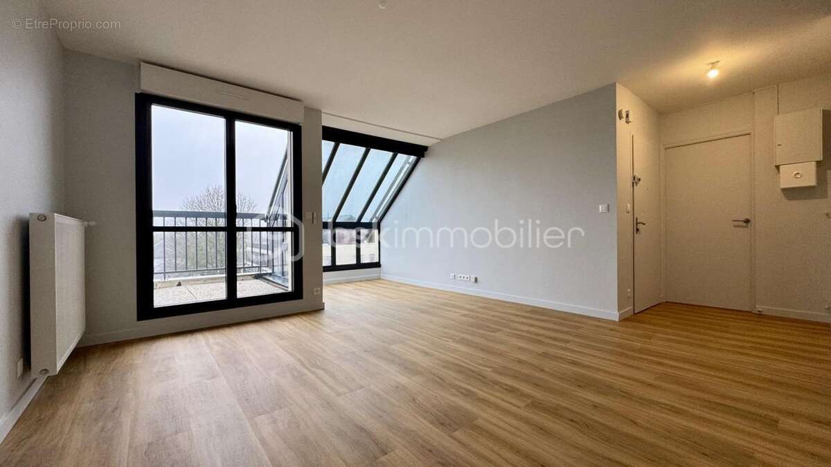 Très bel appartement T4 – 90 m² – Entièrement refait à neuf – Parking privé – PACÉ - photo 2