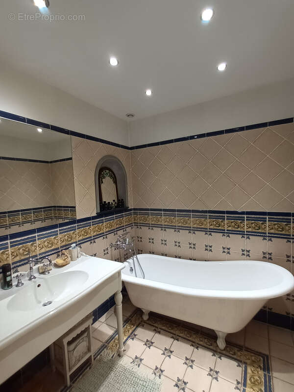 Maison à LES AVENIERES