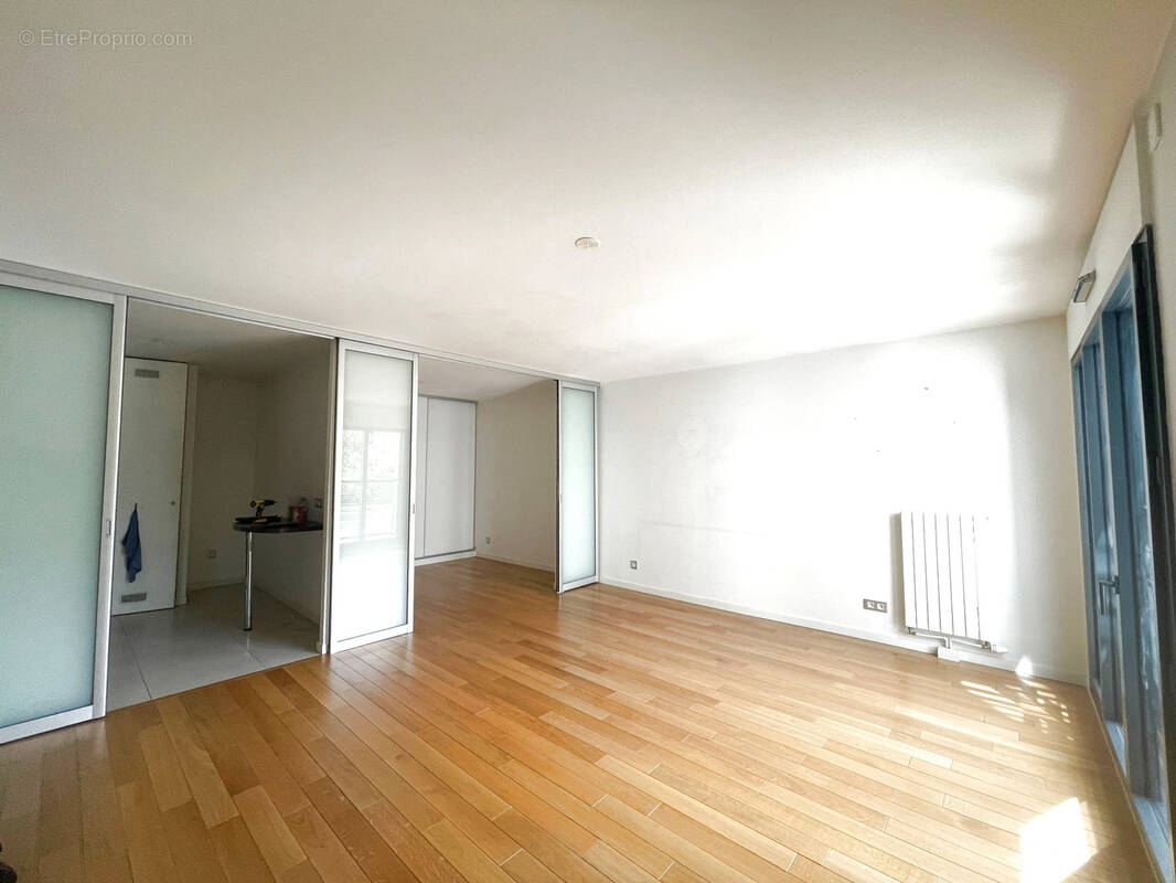 Appartement à PARIS-11E