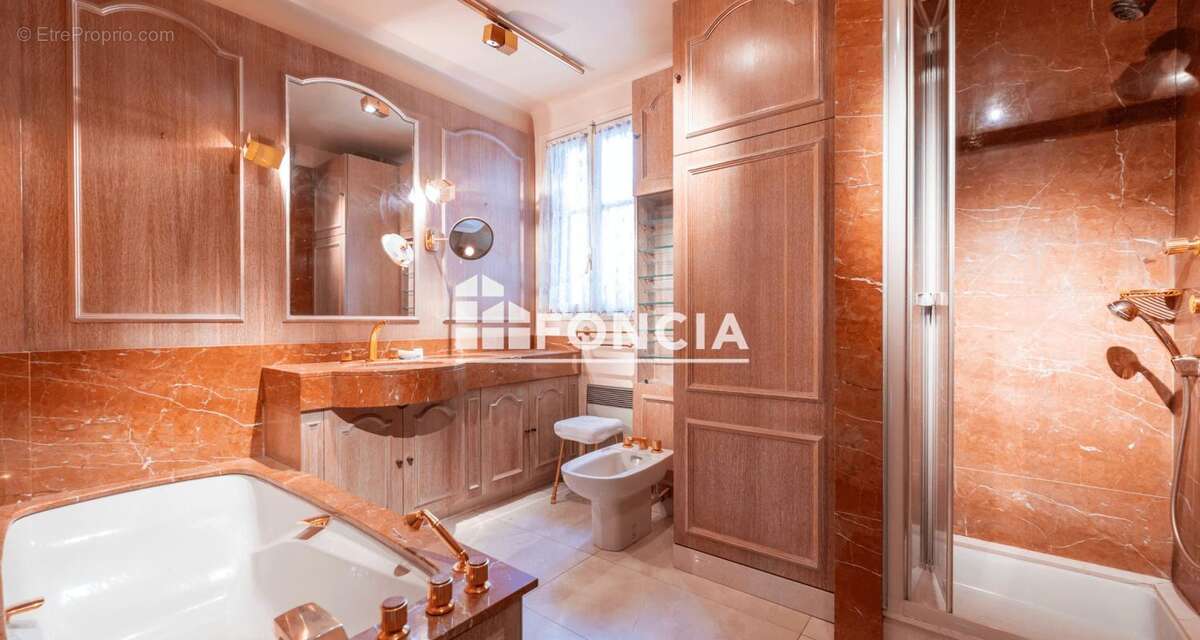 Appartement à PARIS-19E