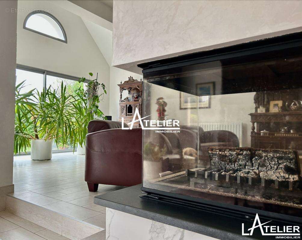 Maison à SAINT-ETIENNE-DE-MONTLUC