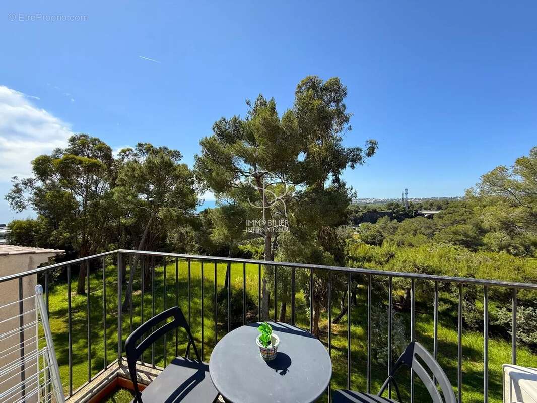 Appartement à VILLENEUVE-LOUBET