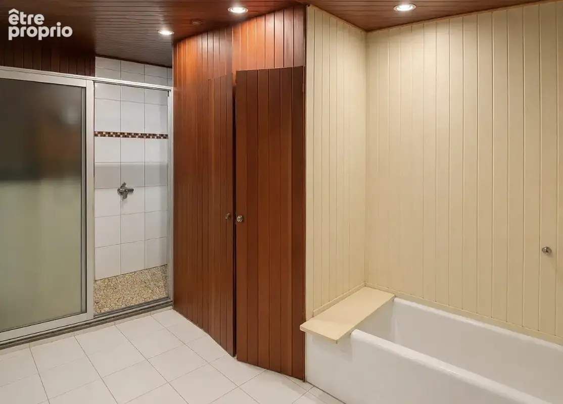 AVIGNON INTRA-MUROS   Appartement T5 de 157 m2 avec terrasse, balcon et double garage - photo 6