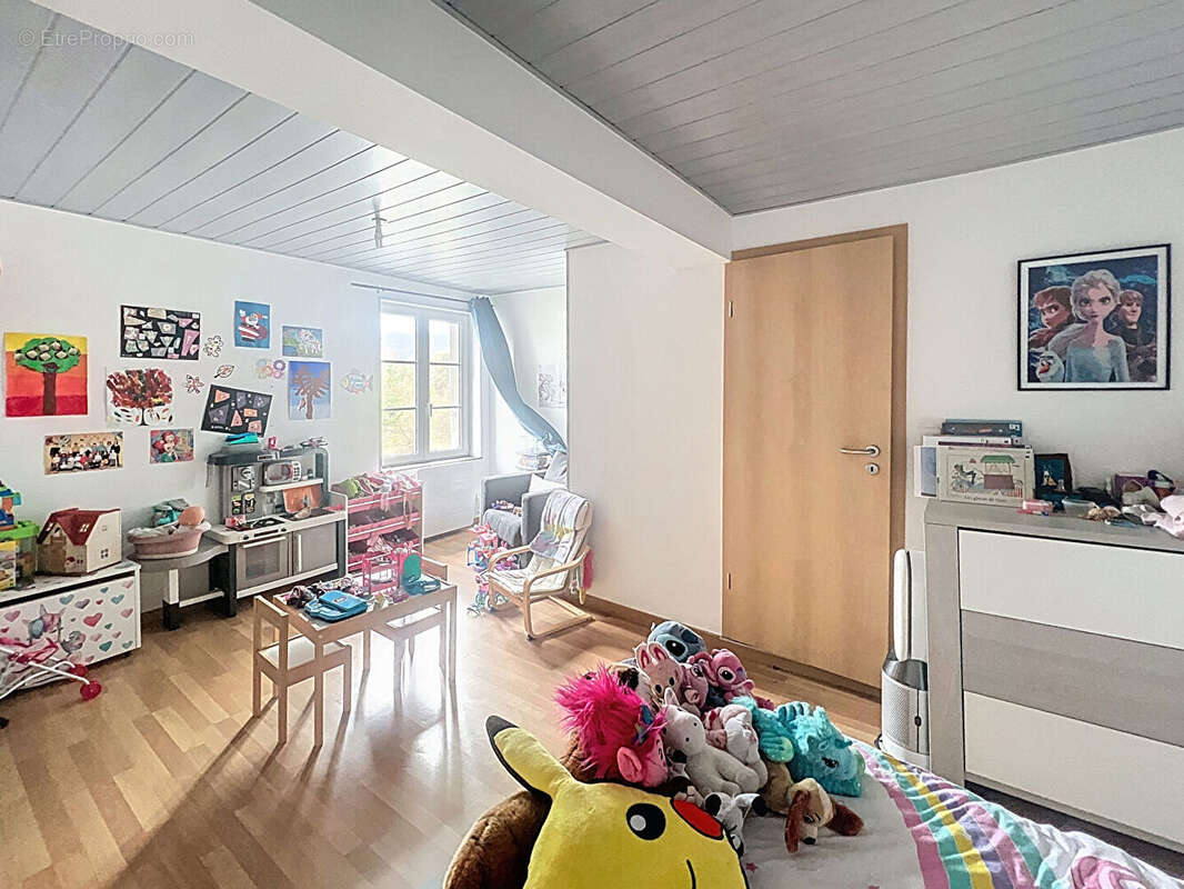 Appartement à JOUY-AUX-ARCHES