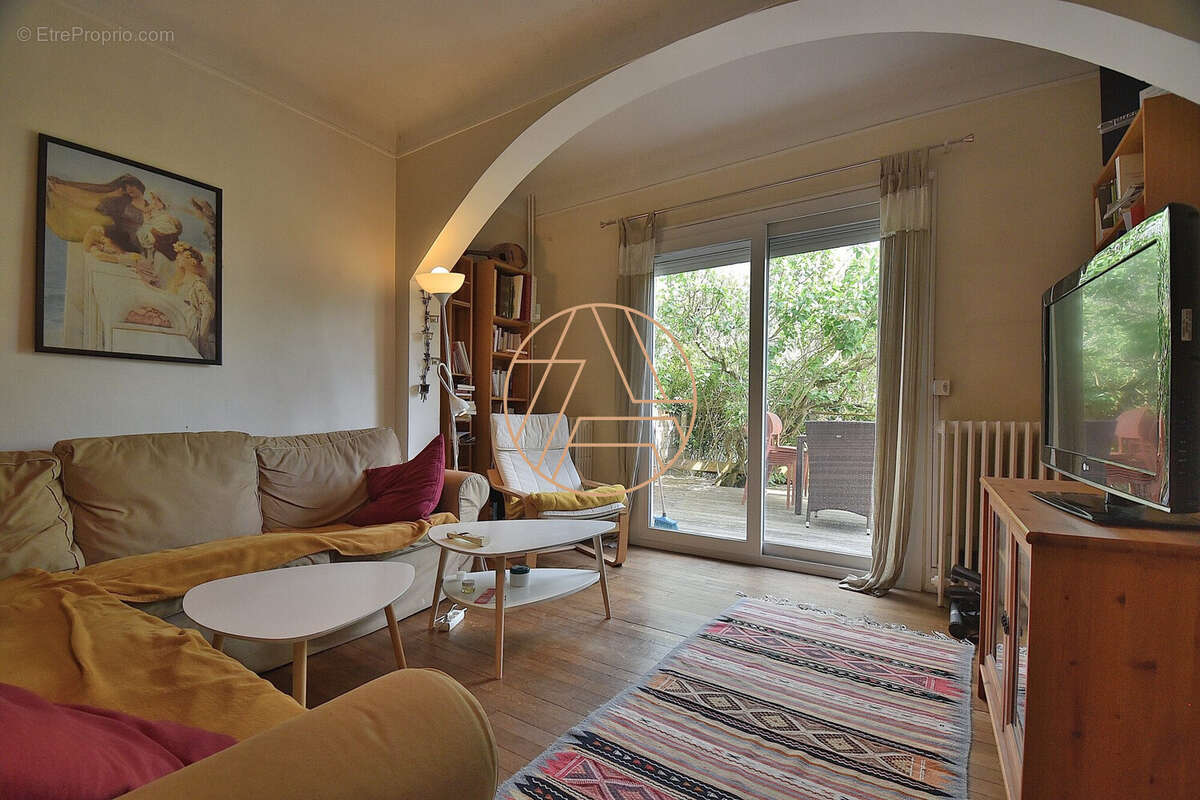 Maison à SAINT-MAUR-DES-FOSSES