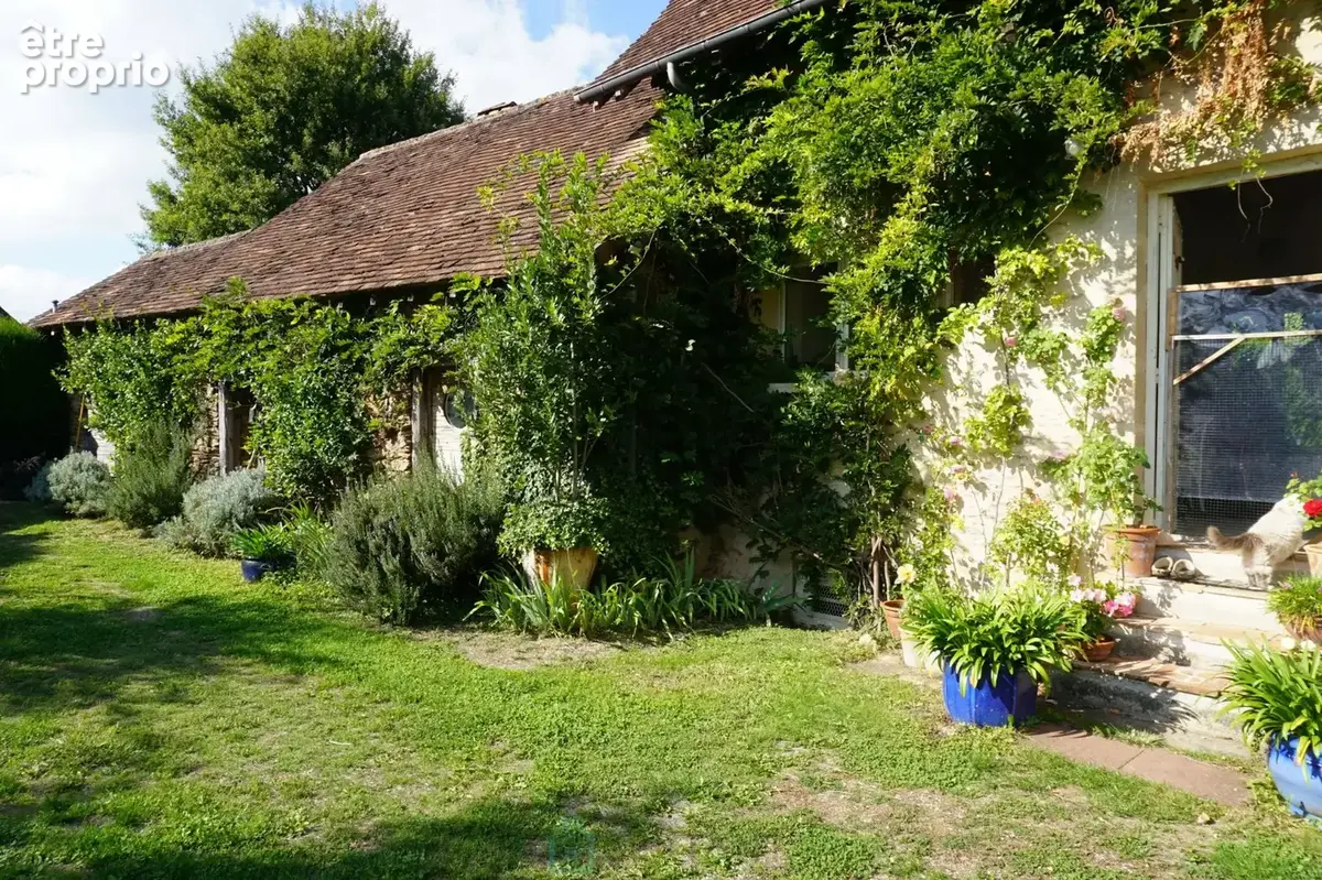 Charmante maison en pierre du XVIIe siècle située au coeur du paisible et pittoresque Périgord vert. - photo 4