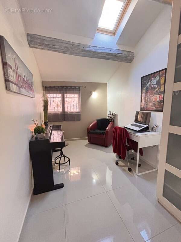 Appartement à LE MUY