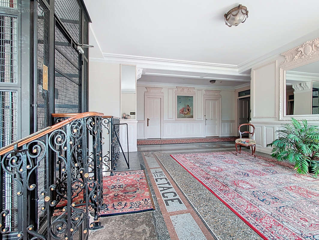 Aix les Bains - Studio au cœur du prestigieux ancien Hôtel Le Splendide - photo 10