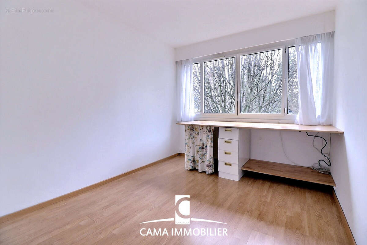 Appartement à FONTENAY-LE-FLEURY