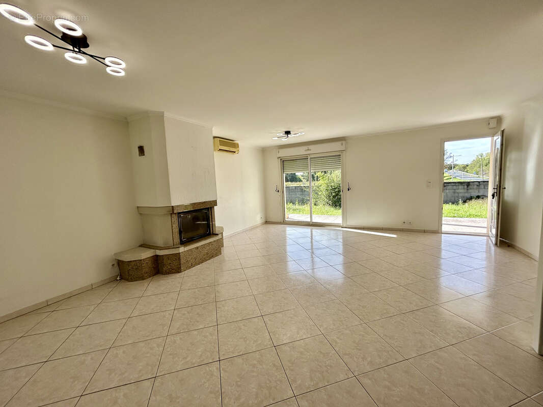 Maison à SAINT-DENIS-DE-PILE