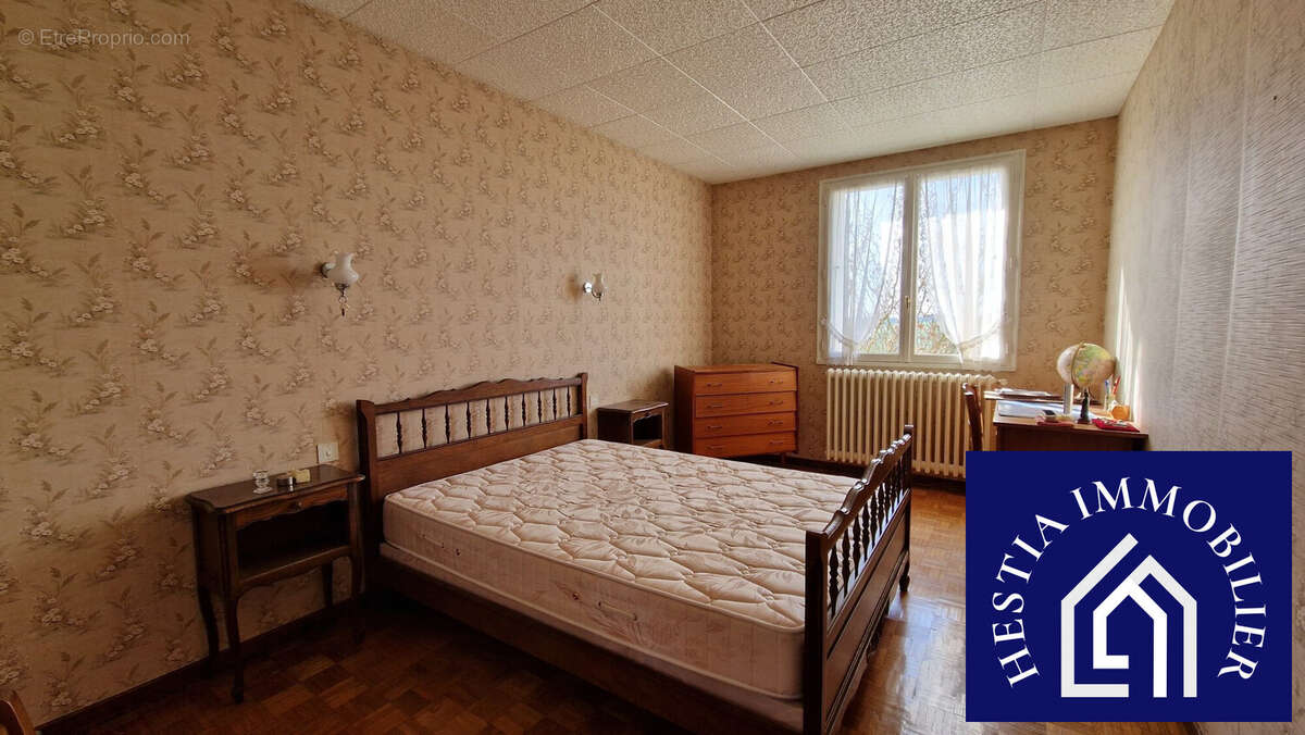 Maison à MOUTIERS-SAINT-JEAN