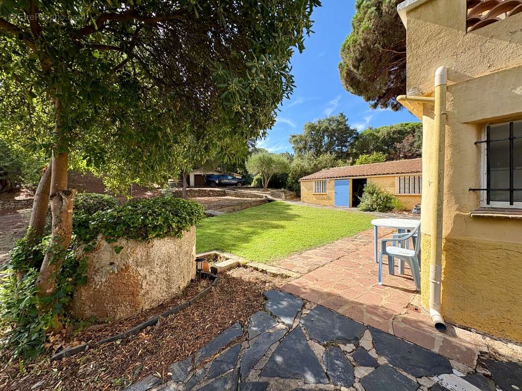 Propriété d’exception avec deux villas et piscine – Sainte-Maxime, secteur Sémaphore - photo 3