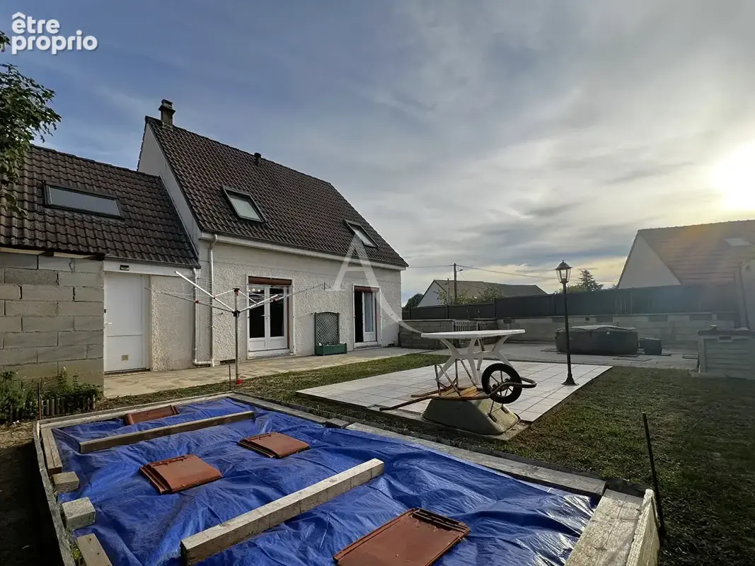 Maison de 108 m² avec 4 chambres, garage et cave - Lux - photo 4