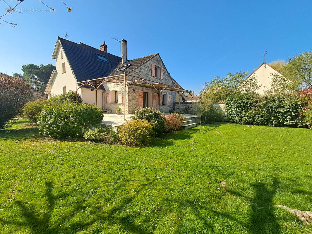 Maison à THOIRY