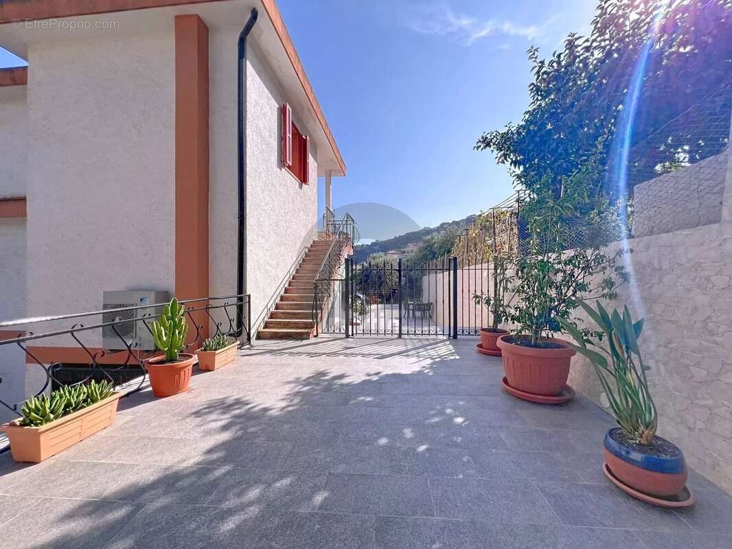 Appartement à MENTON