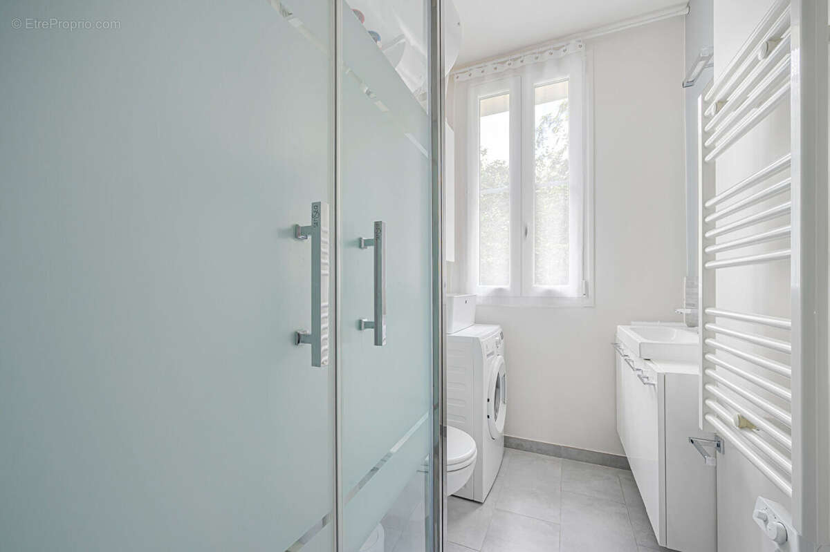 Appartement à PARIS-14E