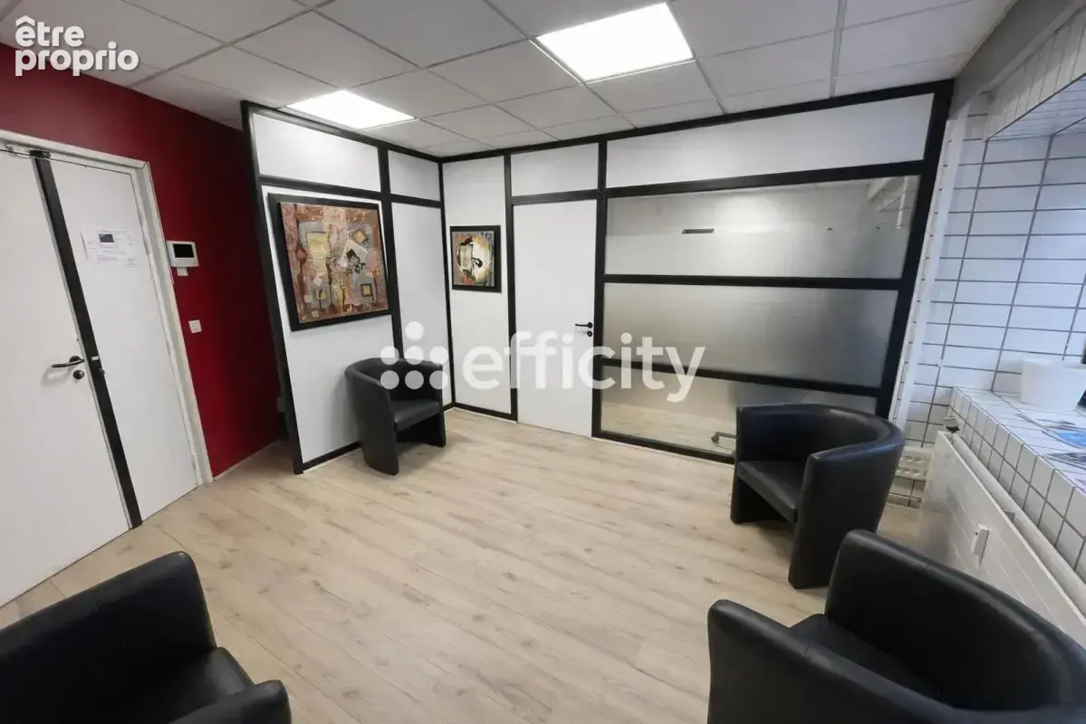 Commerce 128 m² à vendre à Lille (59000) - photo 2