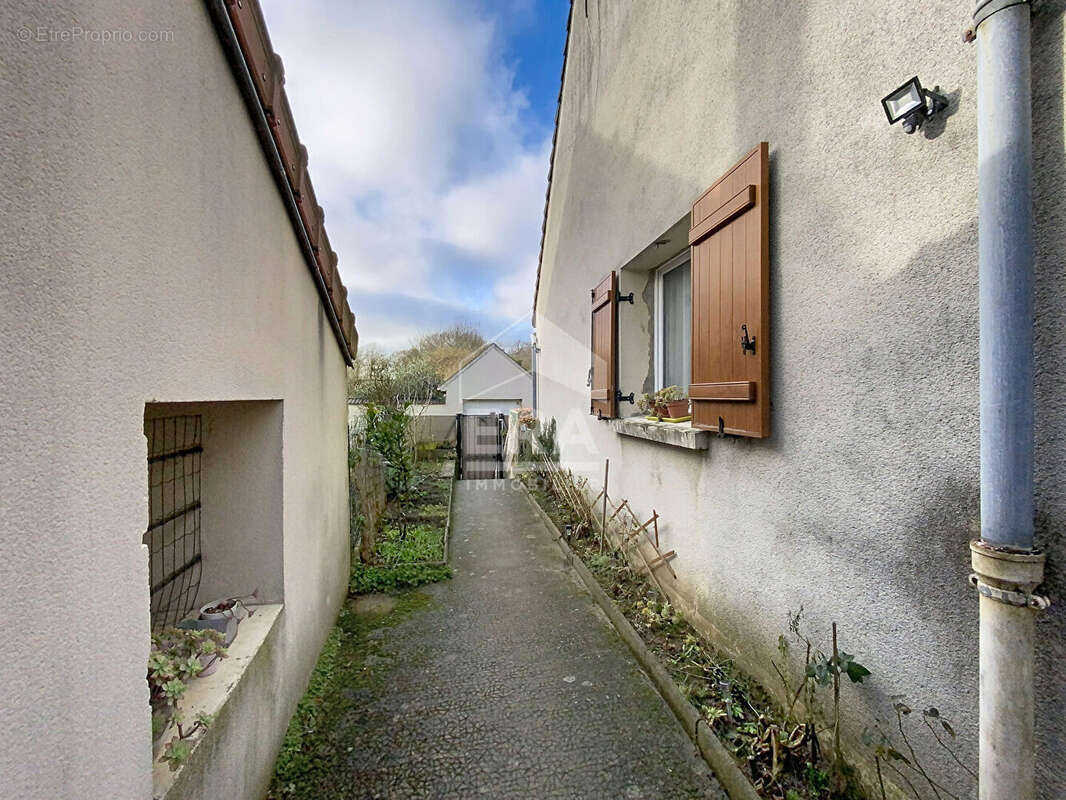 Maison à CHAUMONTEL