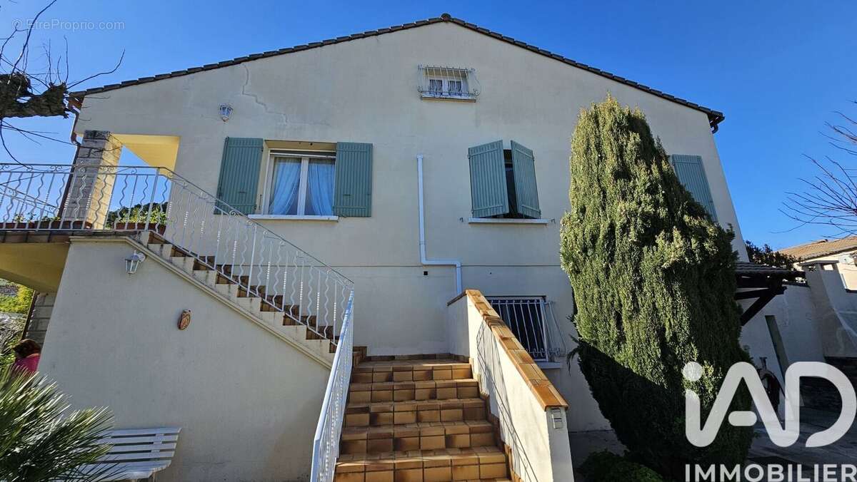 Maison 195 m² à Bagnols-Sur-Ceze  - photo 2