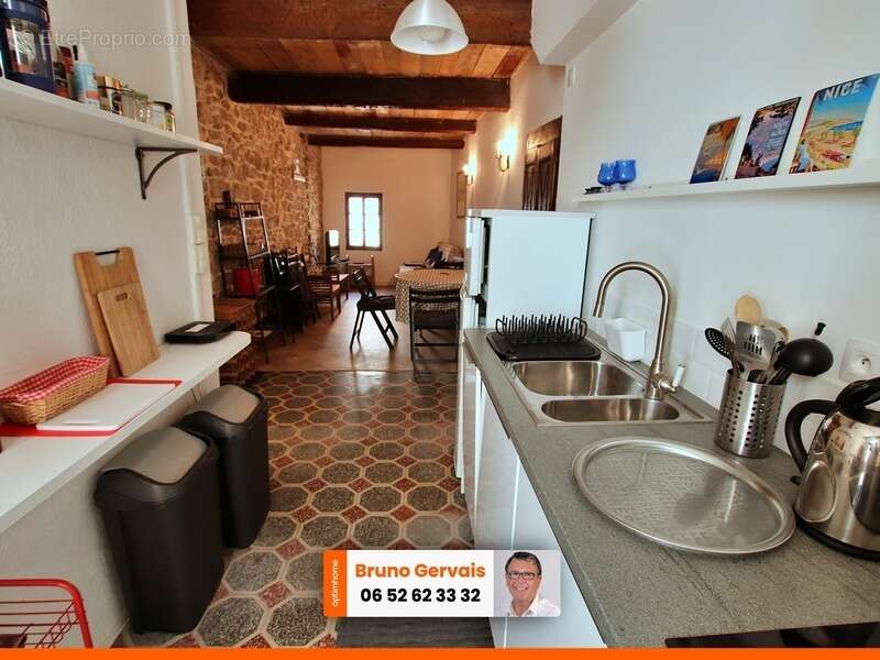 Jolie maison de village avec 2 entrées indépendantes - création local commercial possible - à vendre centre ville de BOUZIGUES - photo 2