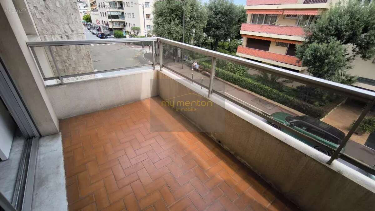 Appartement à ROQUEBRUNE-CAP-MARTIN