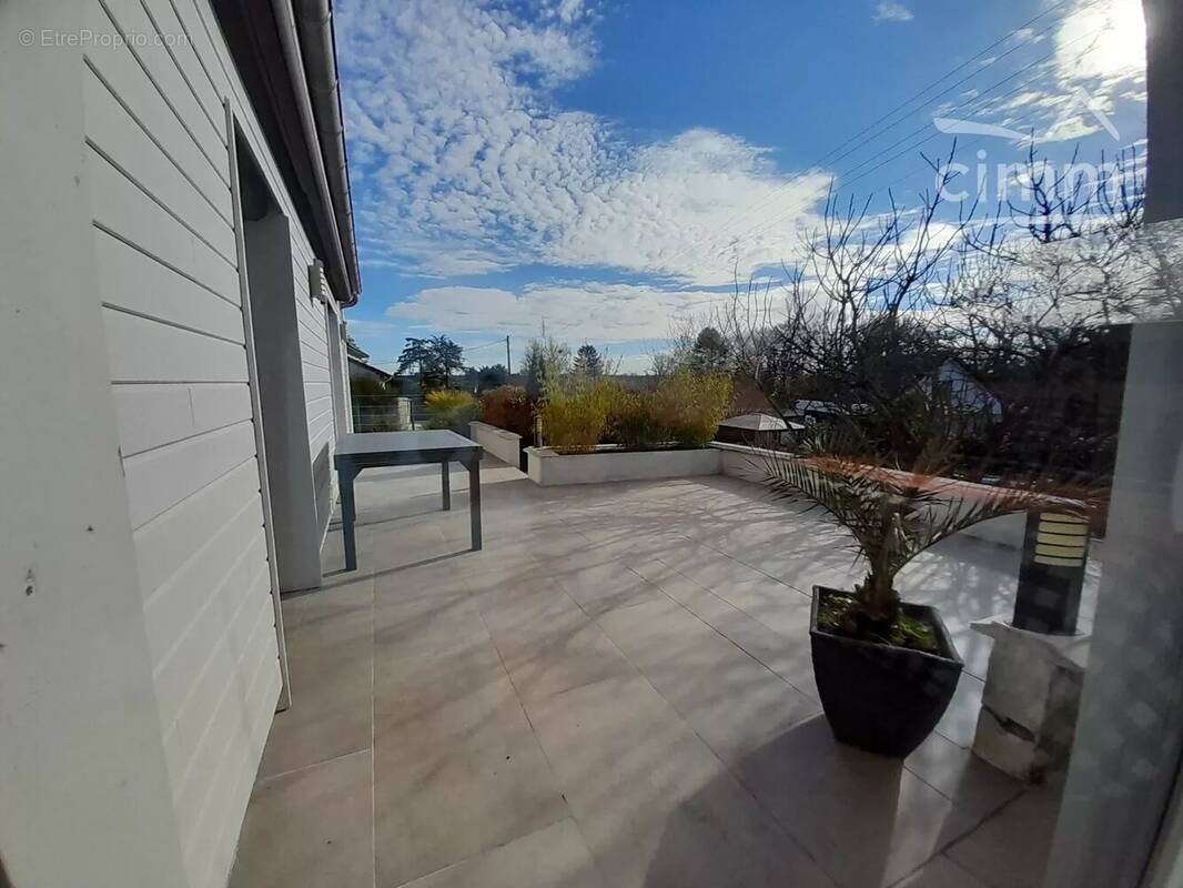 Maison à CHOUZY-SUR-CISSE