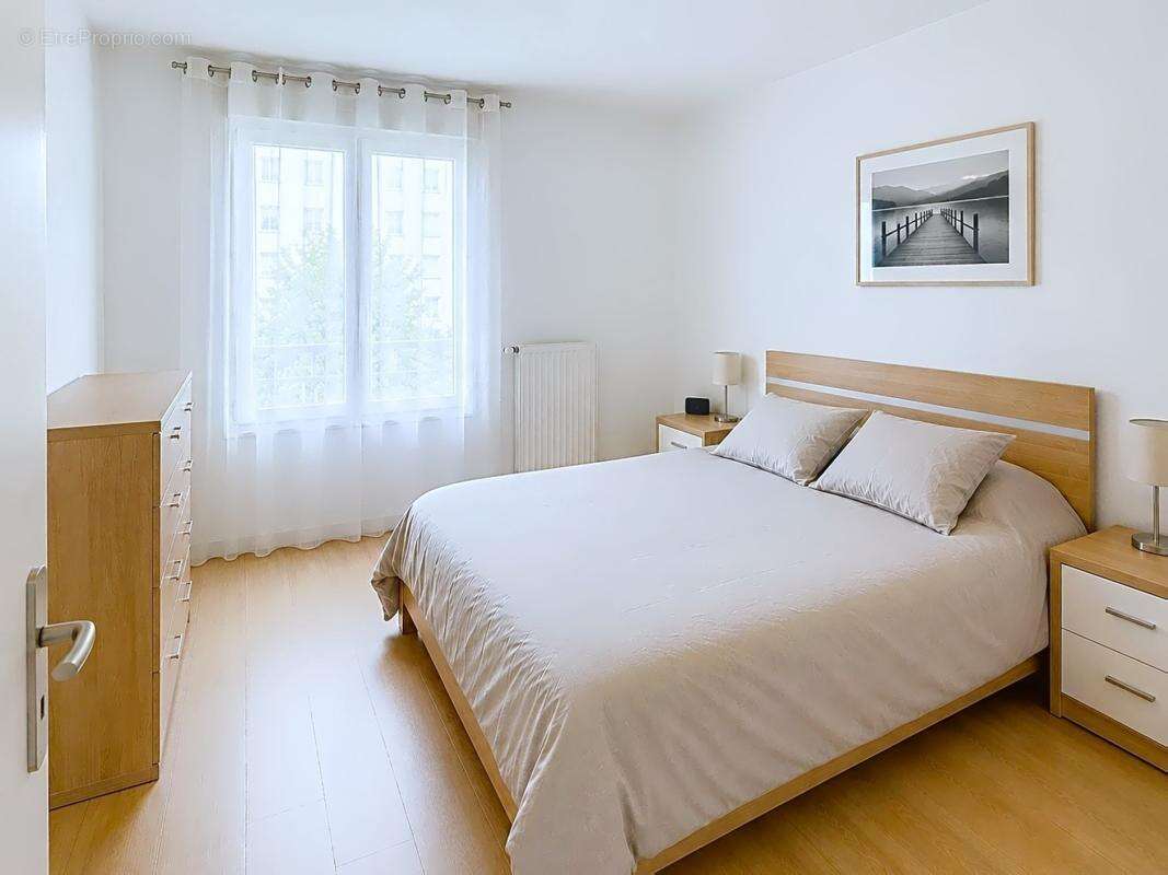 Appartement à LES PAVILLONS-SOUS-BOIS