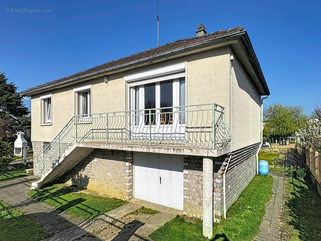 Maison à CHATEAUNEUF-EN-THYMERAIS